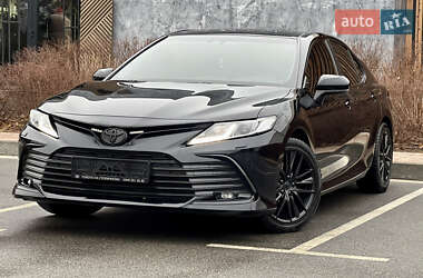 Седан Toyota Camry 2022 в Києві