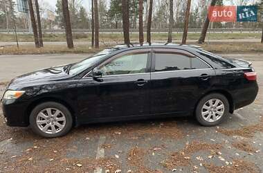 Седан Toyota Camry 2010 в Києві