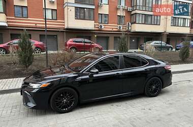 Седан Toyota Camry 2019 в 