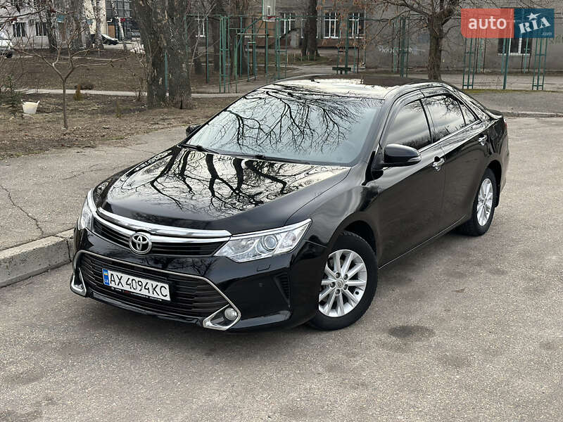 Седан Toyota Camry 2015 в Харкові