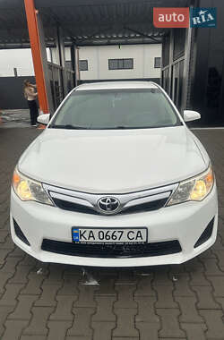 Седан Toyota Camry 2014 в Києві