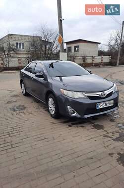 Седан Toyota Camry 2012 в Охтирці