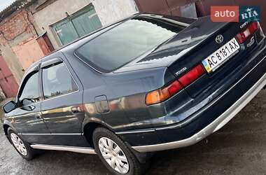 Седан Toyota Camry 1998 в Володимирі