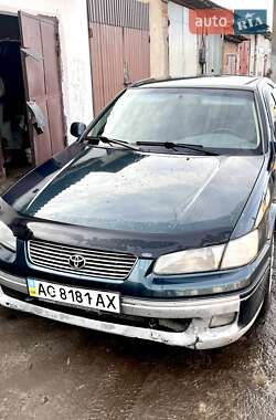 Седан Toyota Camry 1998 в Володимирі