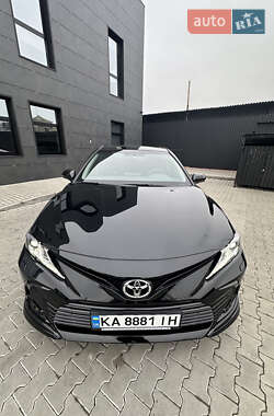 Седан Toyota Camry 2023 в Києві