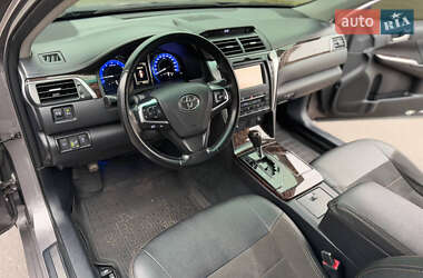 Седан Toyota Camry 2015 в Дніпрі