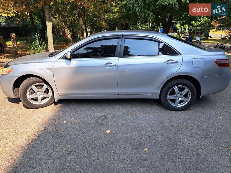 Седан Toyota Camry 2007 в Киеве