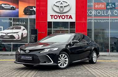 Седан Toyota Camry 2022 в Ивано-Франковске