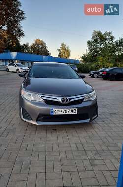 Седан Toyota Camry 2013 в Запорожье