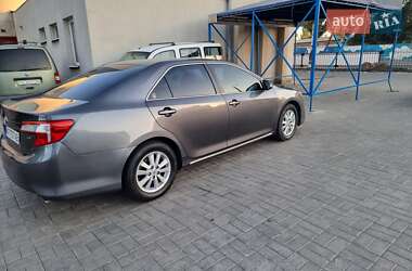 Седан Toyota Camry 2013 в Запорожье