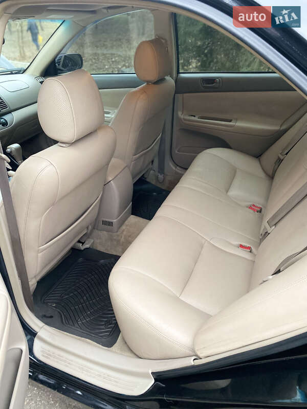 Седан Toyota Camry 2002 в Смілі