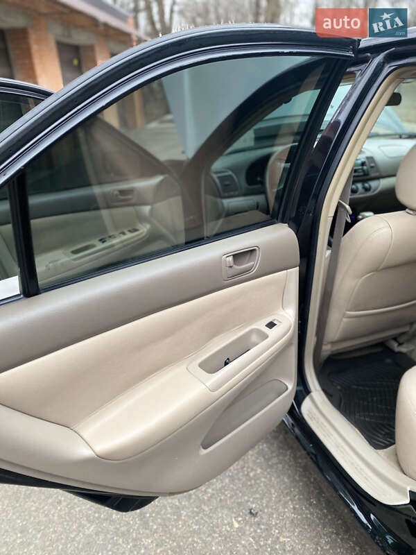 Седан Toyota Camry 2002 в Смілі