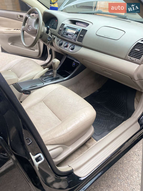 Седан Toyota Camry 2002 в Смілі