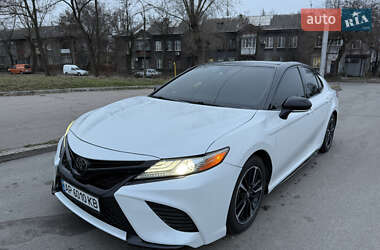 Седан Toyota Camry 2019 в Запоріжжі