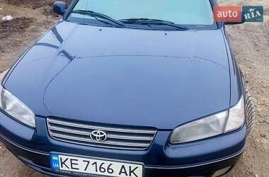 Седан Toyota Camry 1998 в Дніпрі