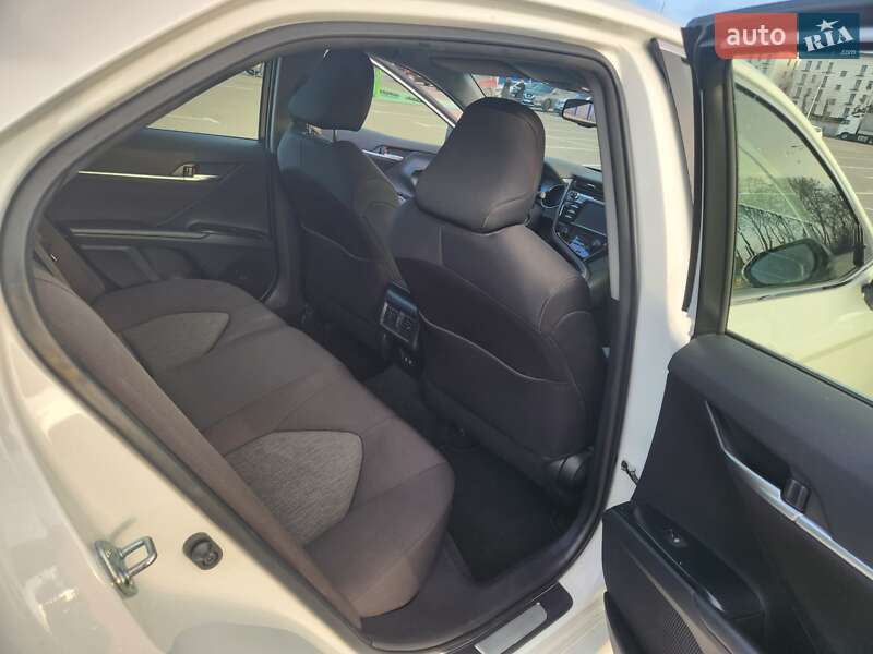 Седан Toyota Camry 2020 в Тернополі