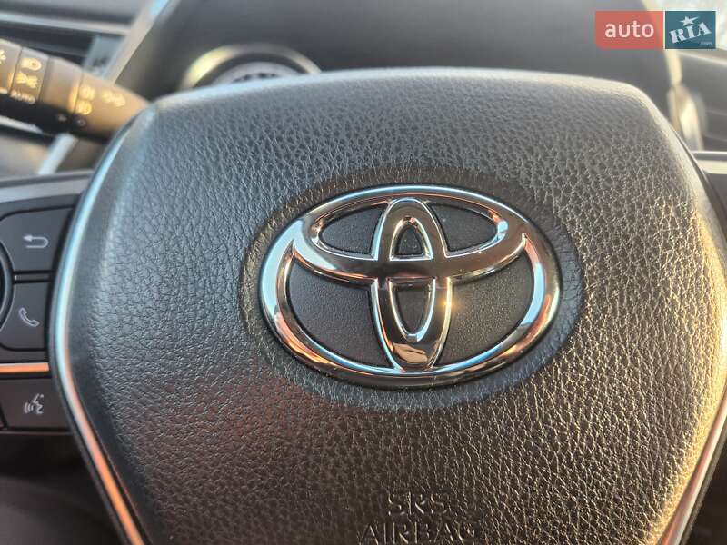 Седан Toyota Camry 2020 в Тернополі