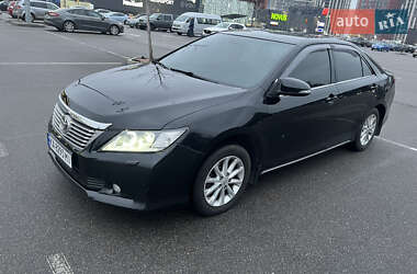 Седан Toyota Camry 2013 в Києві