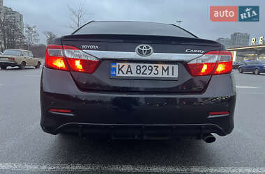 Седан Toyota Camry 2013 в Киеве