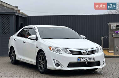 Седан Toyota Camry 2011 в Бобринці