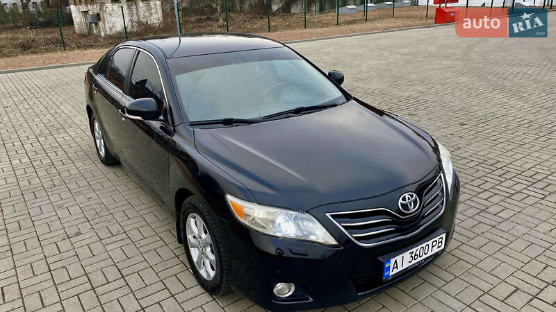 Седан Toyota Camry 2011 в Житомирі