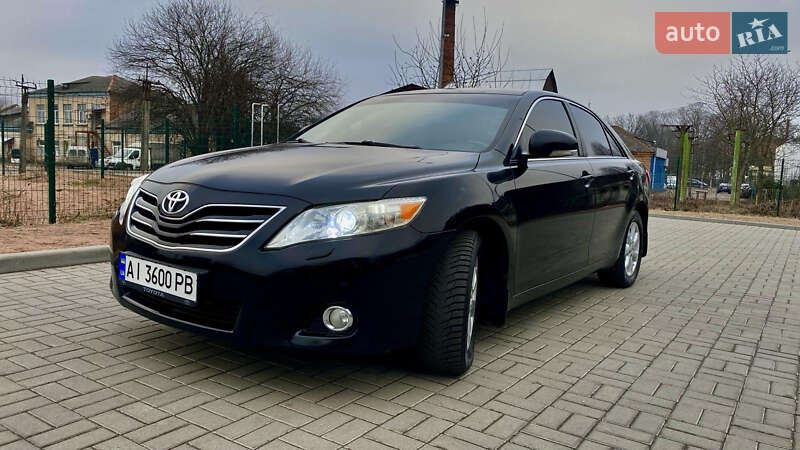Седан Toyota Camry 2011 в Житомирі