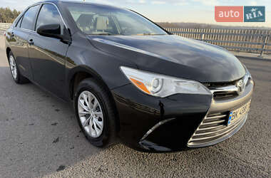 Седан Toyota Camry 2015 в 
