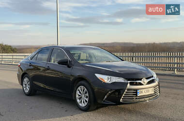 Седан Toyota Camry 2015 в 