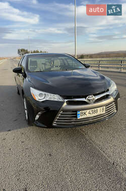 Седан Toyota Camry 2015 в 