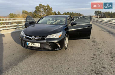 Седан Toyota Camry 2015 в 