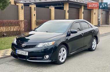 Седан Toyota Camry 2014 в Києві