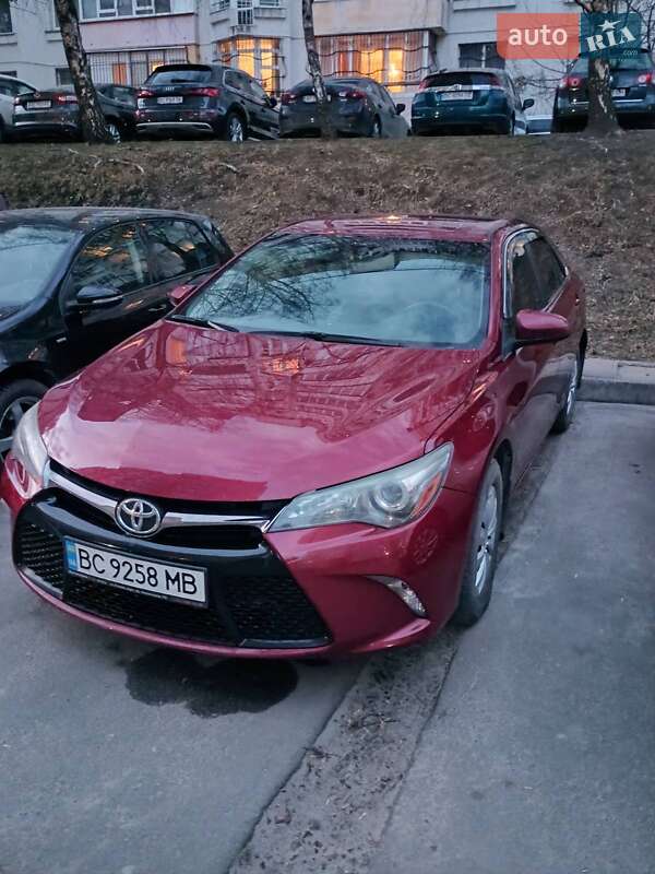 Седан Toyota Camry 2015 в Львове