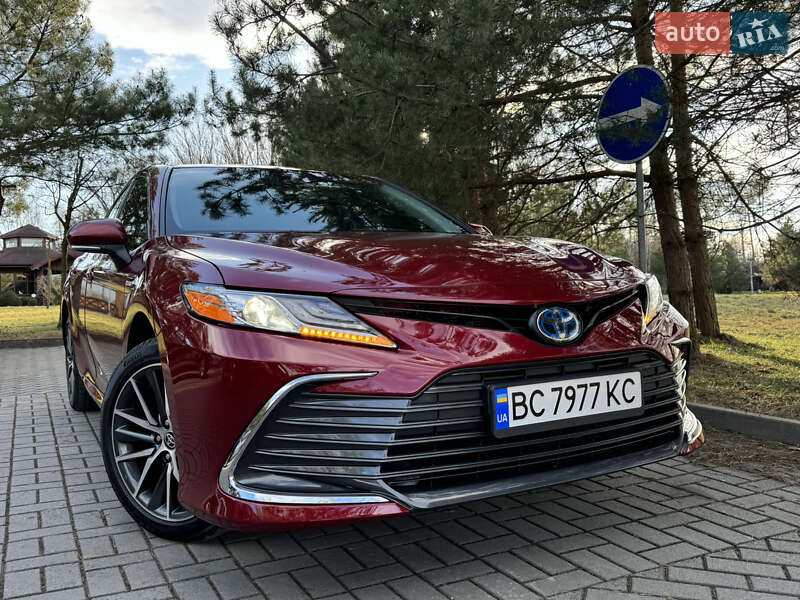 Седан Toyota Camry 2021 в Дрогобыче