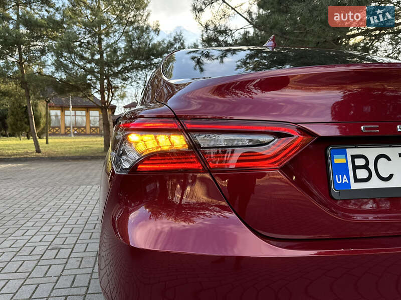 Седан Toyota Camry 2021 в Дрогобыче