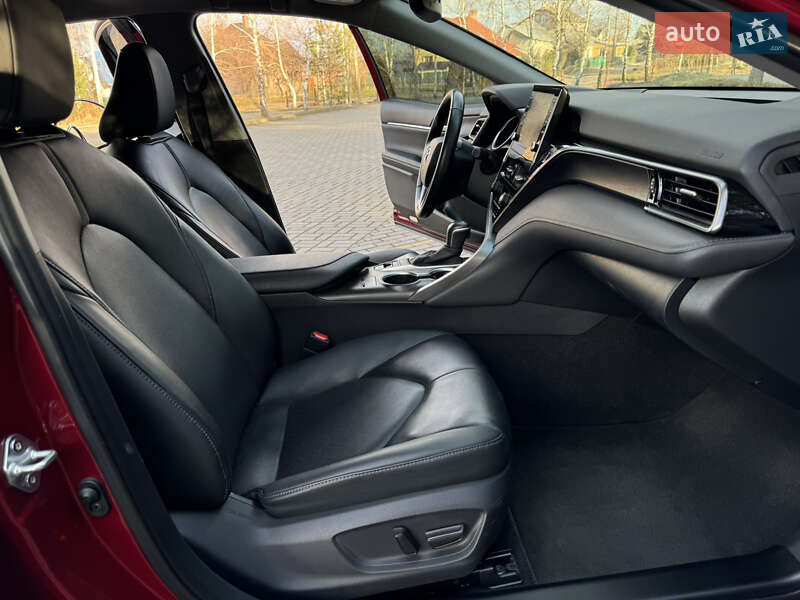 Седан Toyota Camry 2021 в Дрогобыче