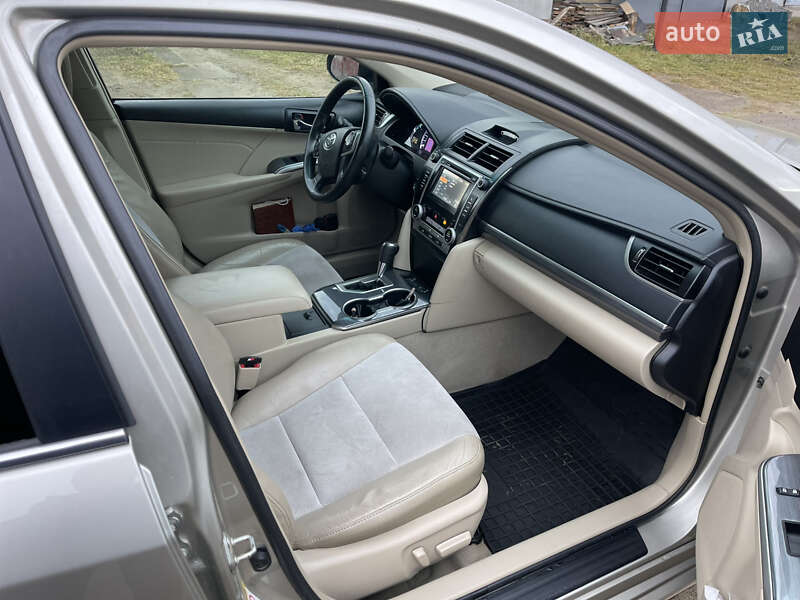 Седан Toyota Camry 2013 в Яворові