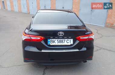 Седан Toyota Camry 2019 в Вінниці