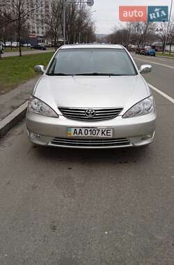 Седан Toyota Camry 2005 в Киеве