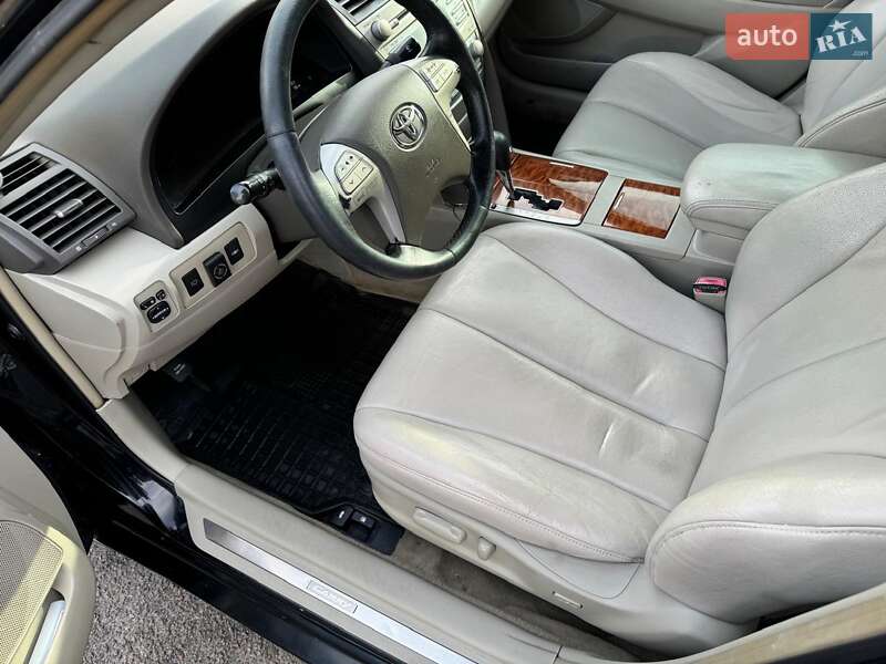 Седан Toyota Camry 2008 в Чернігові