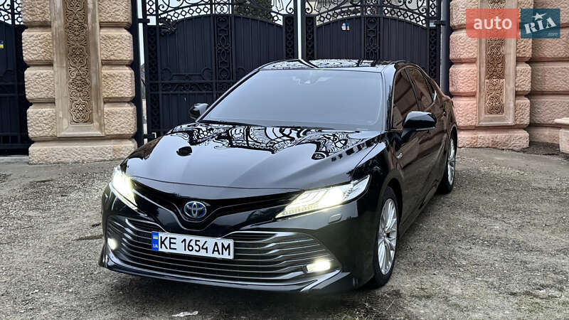 Седан Toyota Camry 2020 в Харькове