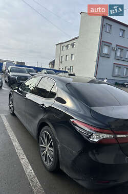 Седан Toyota Camry 2021 в Дніпрі