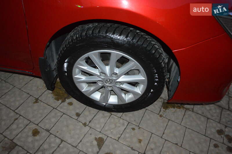 Седан Toyota Camry 2012 в Львові
