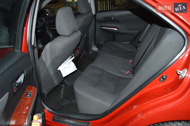 Седан Toyota Camry 2012 в Львові