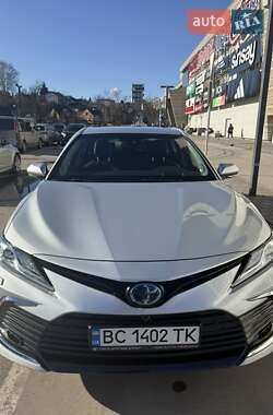 Седан Toyota Camry 2024 в Львові