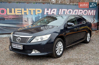 Седан Toyota Camry 2012 в Киеве