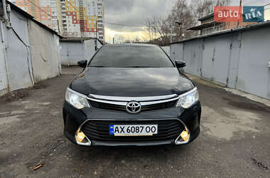 Седан Toyota Camry 2016 в Харькове