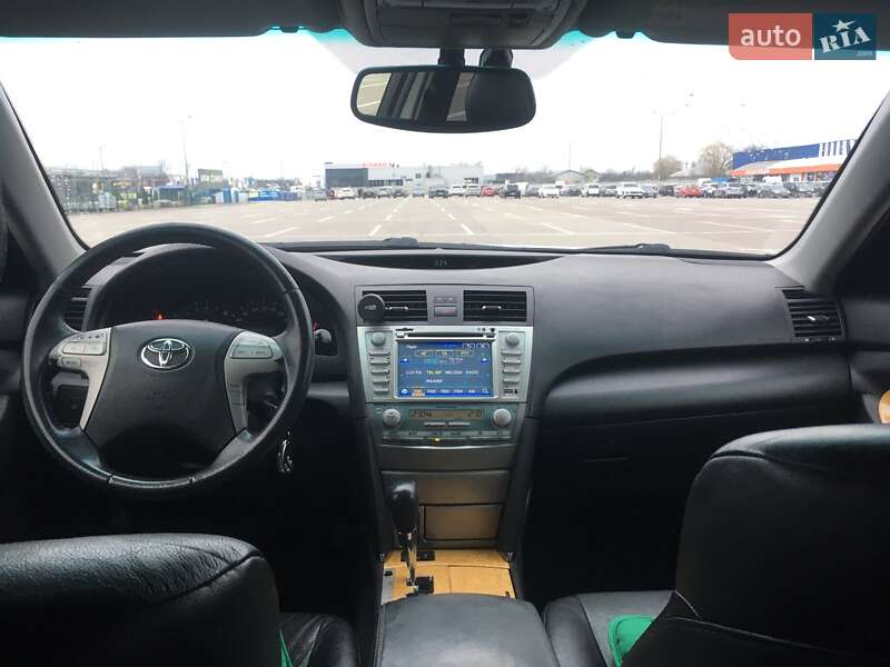 Седан Toyota Camry 2007 в Львове