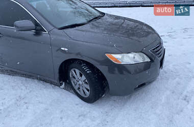 Седан Toyota Camry 2008 в Ромнах