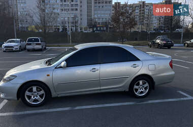 Седан Toyota Camry 2003 в Києві