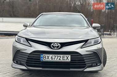 Седан Toyota Camry 2021 в Хмельницькому